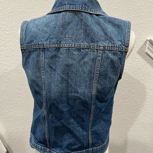 Mossimo Distressed Jean  vest size M - Picture 4 of 4